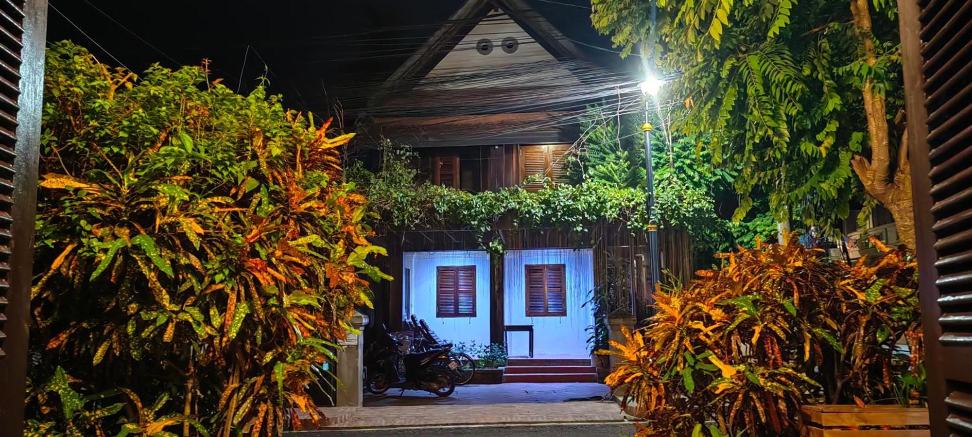 Ancient Luangprabang Hotel Bagian luar foto